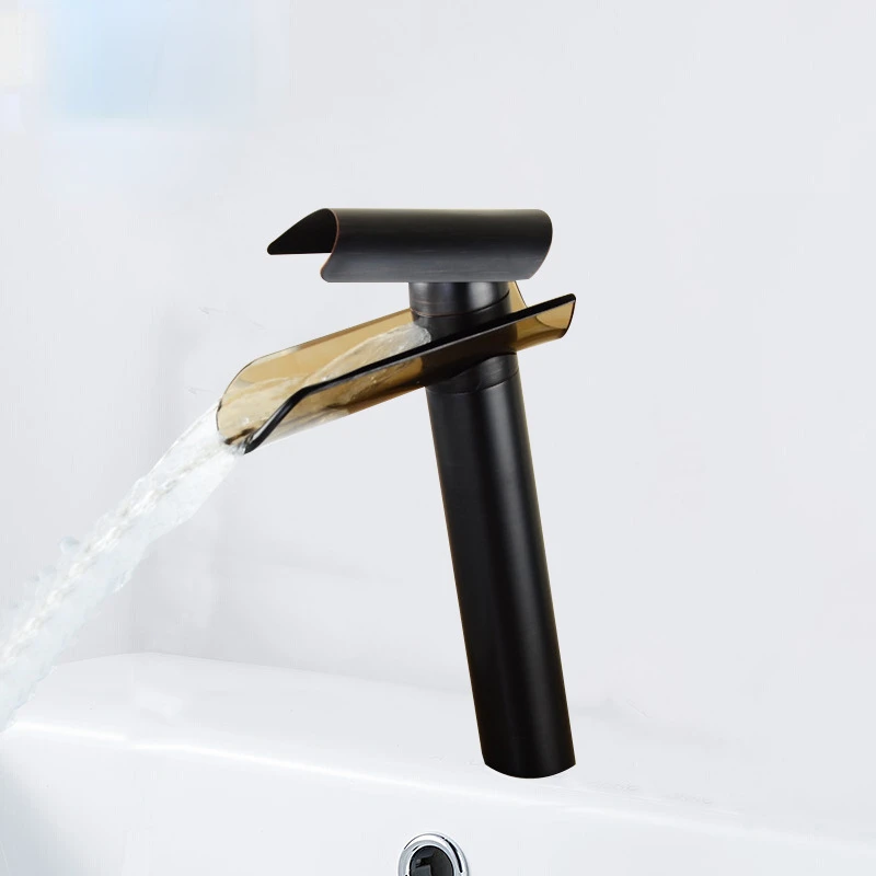 

Золотистый смеситель «Водопад» из матовой меди для горячей и холодной воды