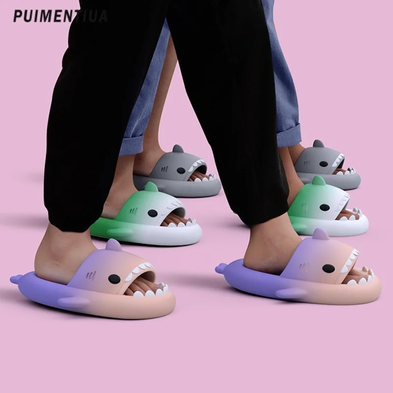 

Шлепанцы унисекс Нескользящие, Мультяшные тапки на платформе «Акула», 4 см, градиентный цвет, мягкие сланцы