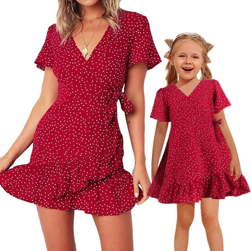 

Red Mom and Daughter Dot Short Sleeve Dress Family Look Matching Outfits Wedding Party Clothes Mommy and Me V Neck Dresses