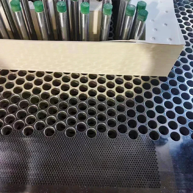 Автоматическая машина для демонтажа упаковки в мягких пакетах