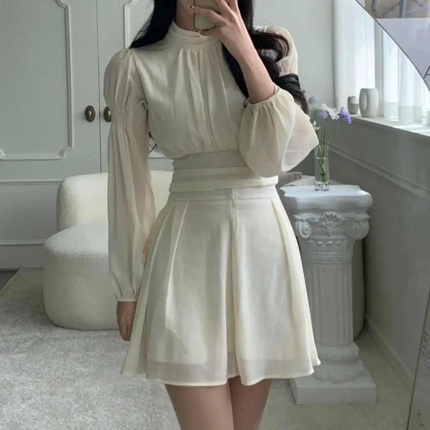 

Нежная темпераментная сказочная рубашка с воротником-хомутом