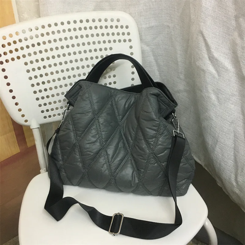 

2024 New Ladies Large Capacity Shoulder Crossbody Korean Fashion PU Handbag Feather Bag Retro Tote Women Cotton Bag Purse