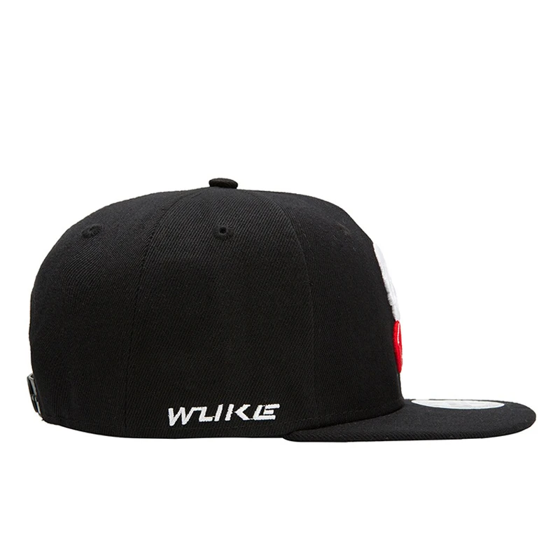 Модные трендовые бейсболки для мужчин и женщин с вышитым черепом плоским