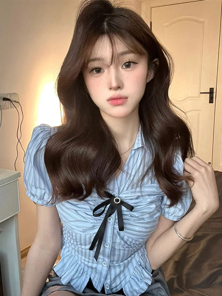 Design Sense Sweet Cool Little Man Preppy Waist Hugging Bow Shirts Top Pure Desire Pleated Skirt Two-piece Set