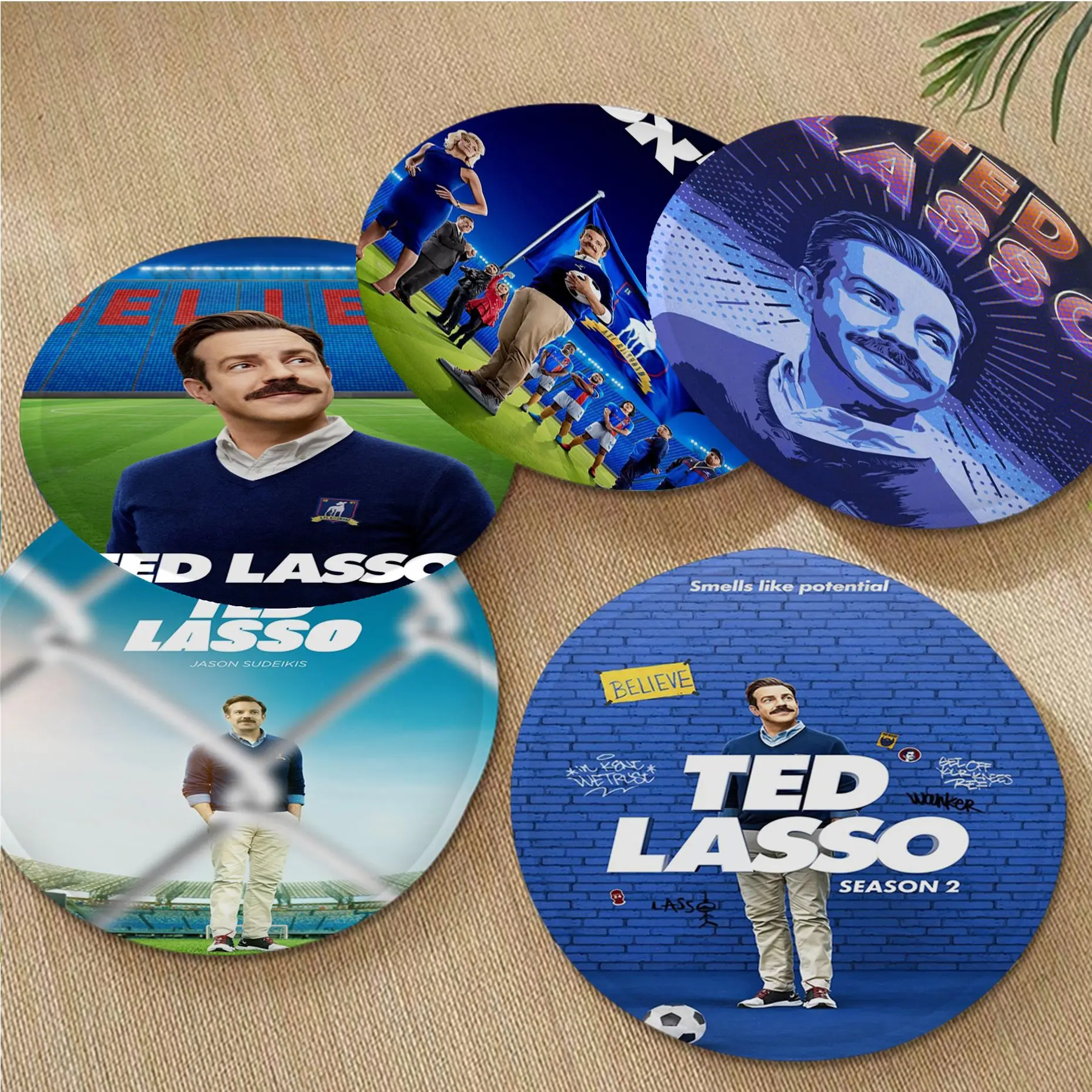 

TV Series Ted Lasso Европейская тканевая Подушка, нескользящая гостиная, диван, Декор, стул для студентов, татами, офисные уличные садовые подушки