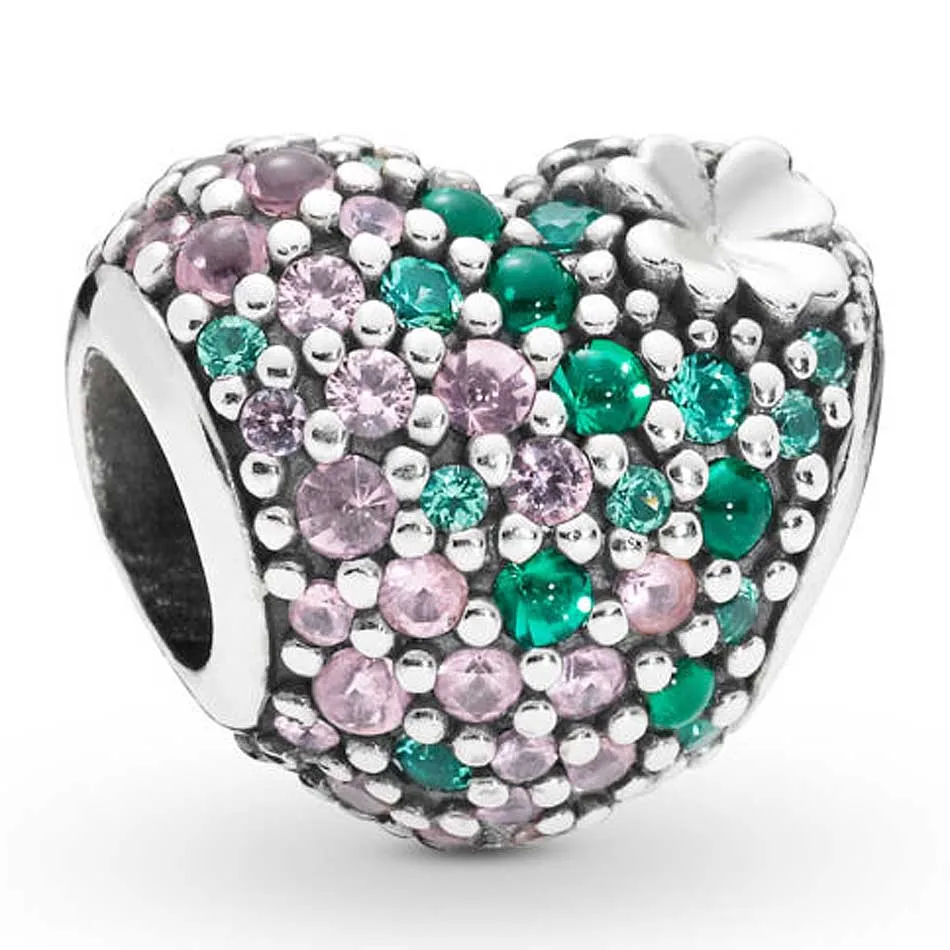 Паве сердце pandora золото. Пандора сверкающее сердце. Pandora x disney mickey. Сверкающие сердца шарм пандора. Шарм шкатулка пандора с сердцем.