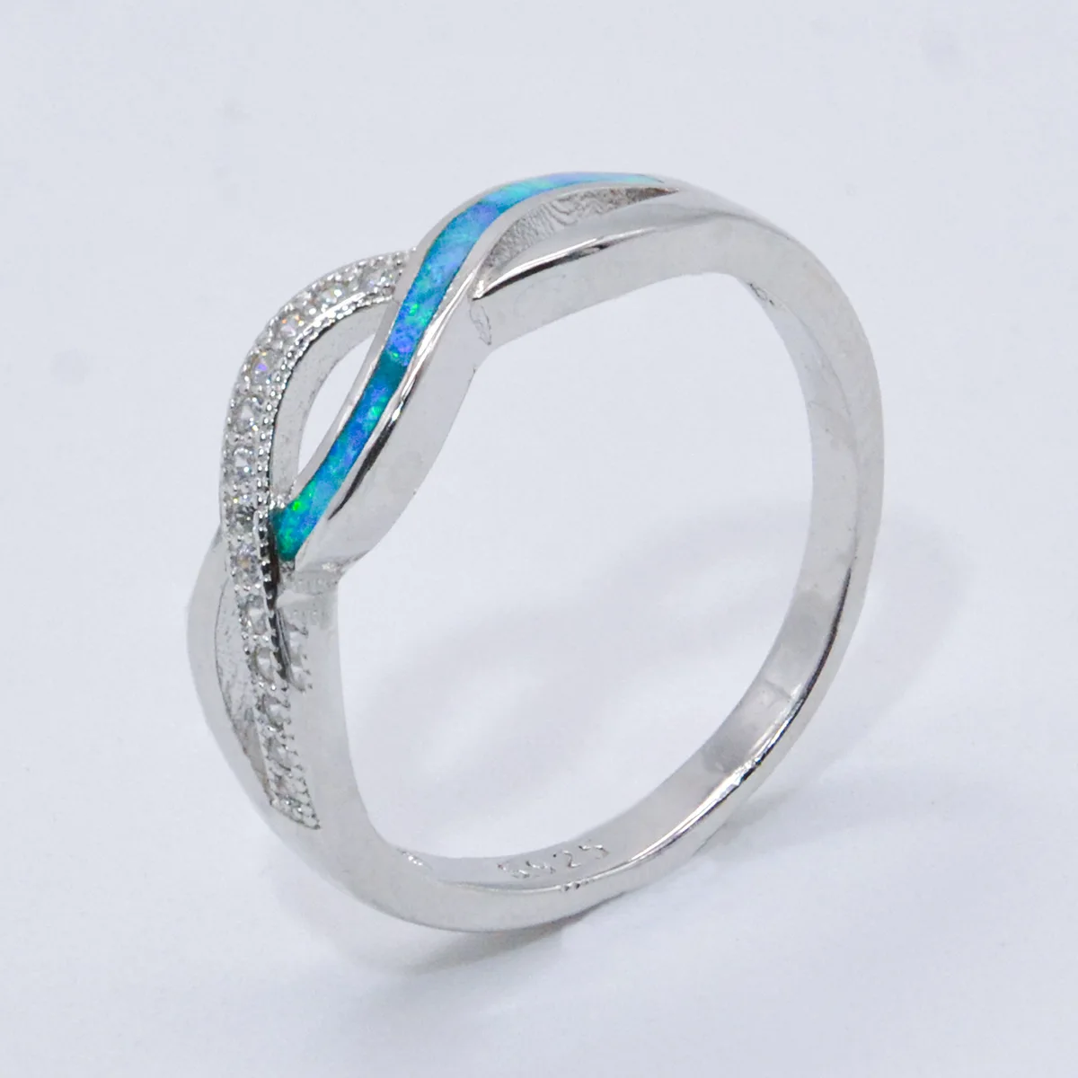 

2023 популярные европейские и американские ювелирные изделия S925 Серебряный комплект австралийских сокровищ каменное кольцо модное женское кольцо с орнаментом для рук