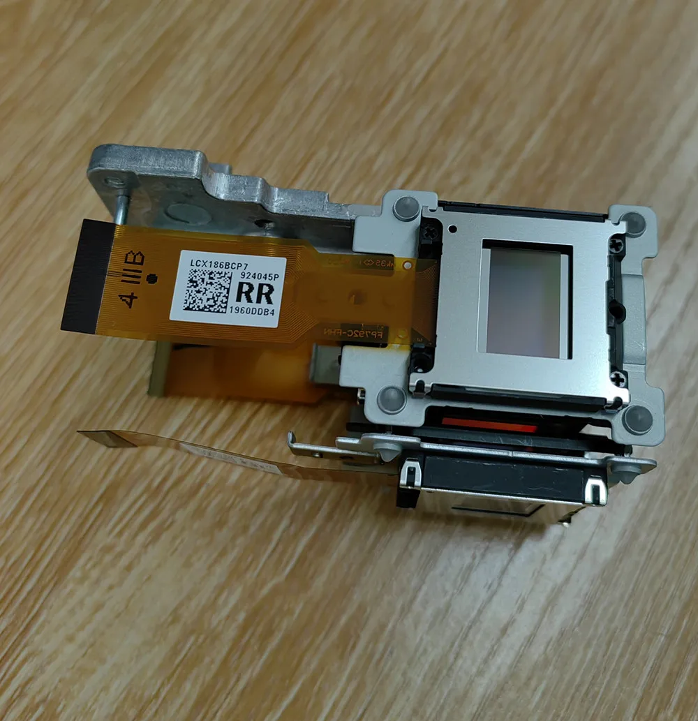 ЖК-призма LCX186B для проекторов Panasonic PT-MW630