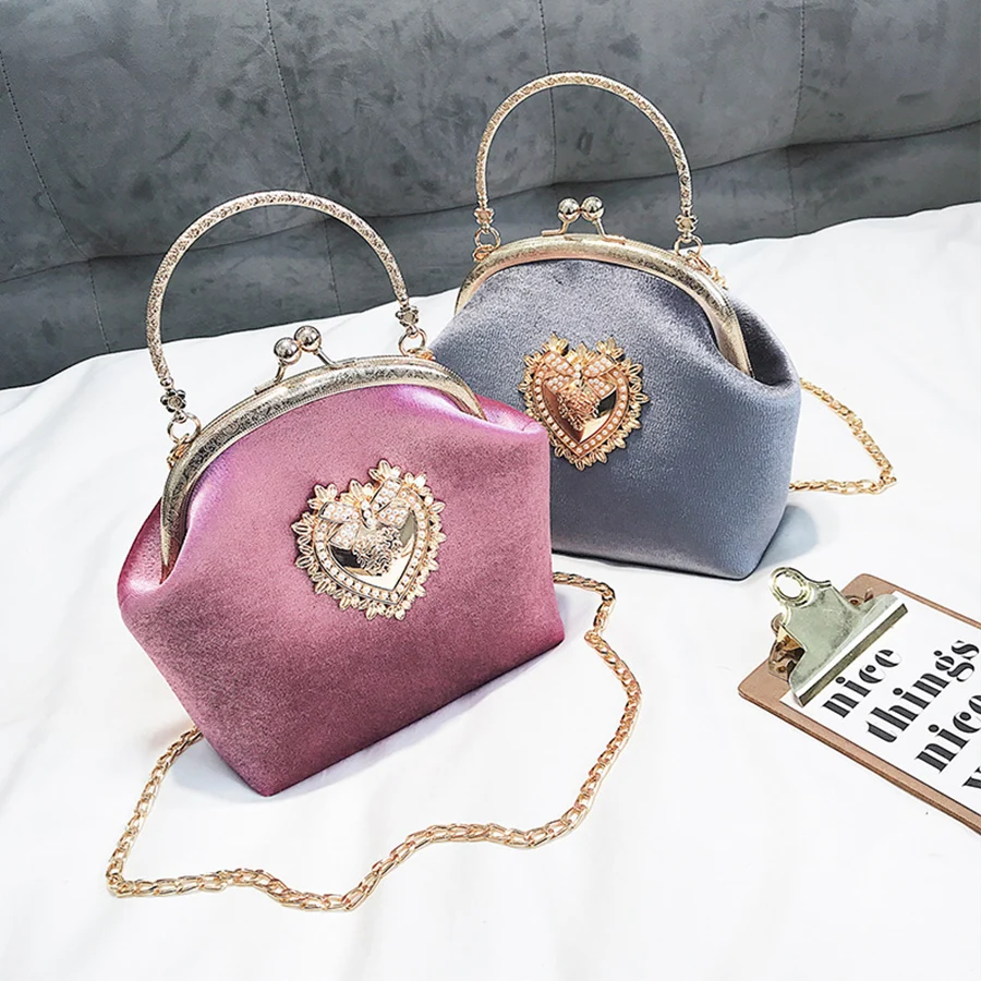 

Luxury Golden Velvet Shell Banquet Handbags Love Pearl Iron Clip Shoulder Messenger Crossbody Bags With Metal Ring Handle Clutch
