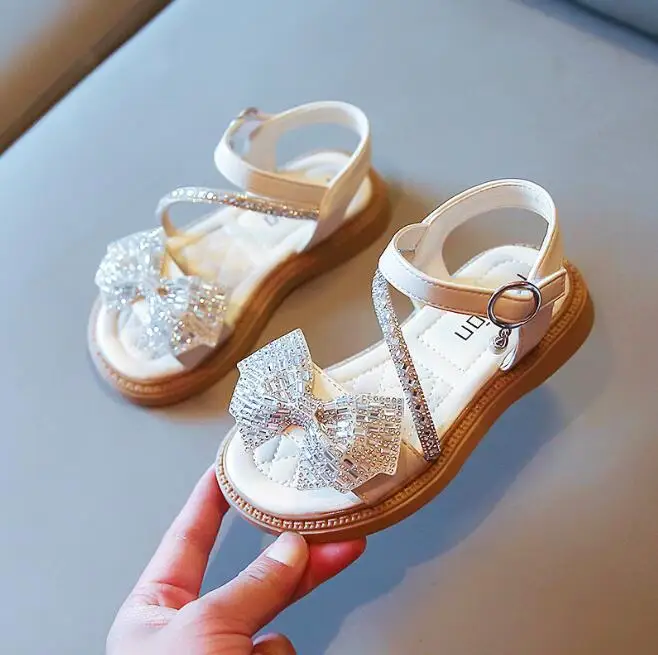 

Girls Leather Sandals Summer Fashion Rhinestone Butterfly Low Heel Princess Beach Shoes Children Party Dance Shoes