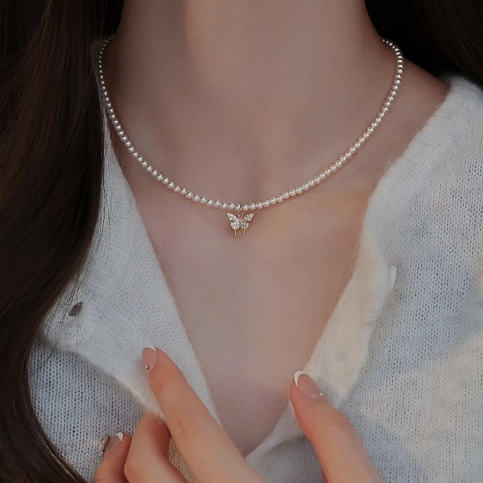 Серебряное ожерелье-бабочка с жемчужной цепочкой