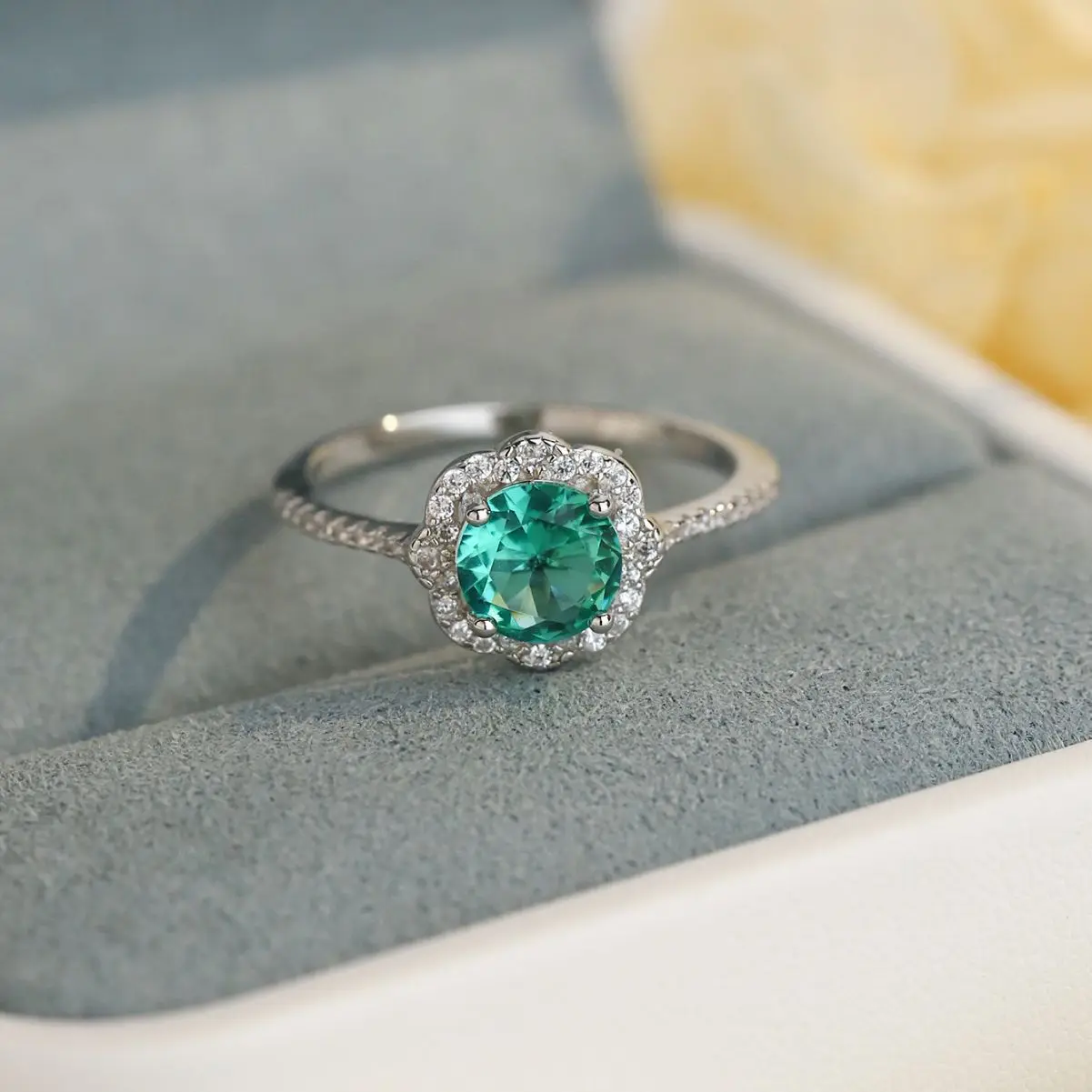 Женское кольцо в ретро стиле из чистого серебра 925 пробы с цветочным рисунком