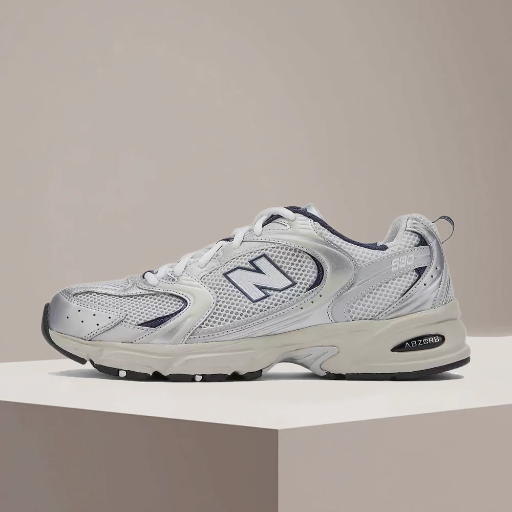 Фото Кроссовки New Balance NB530 унисекс, низкие, повседневные, для бега – бежево-серебристые, из синтетической кожи/ткани, удобные и прочные MR530KA №1