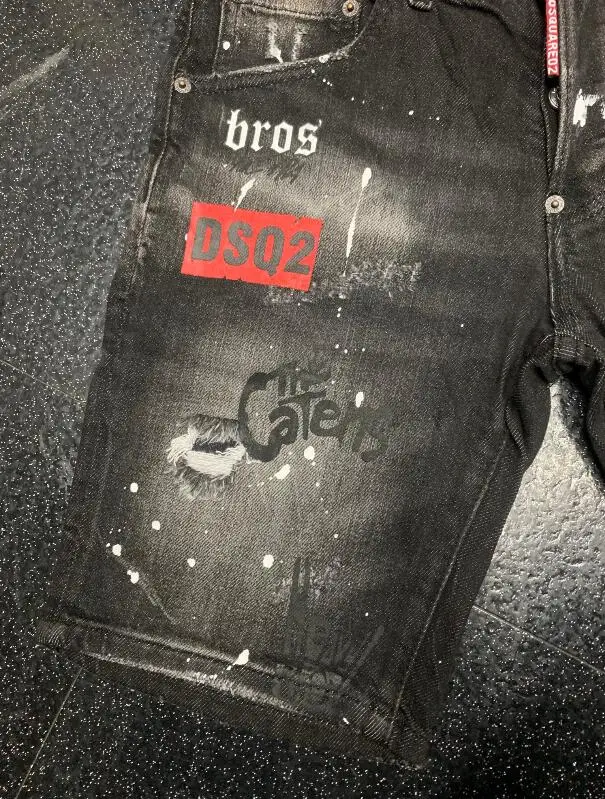 2022 New Fashion Brand Dsquared2 Men's Washed Worn Ripped Hole Paint Point Motorcycle Denim Shorts A502-1