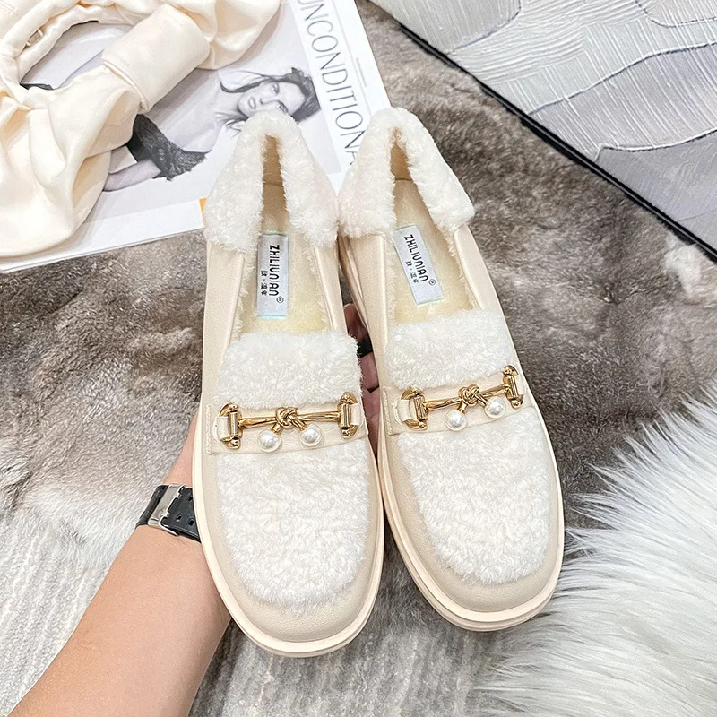 Korean Style New Faux Fur Loafers Women Platform Plush Shoes Women Winter Outdoor Fashion Metal Link Design Cotton Shoes Large