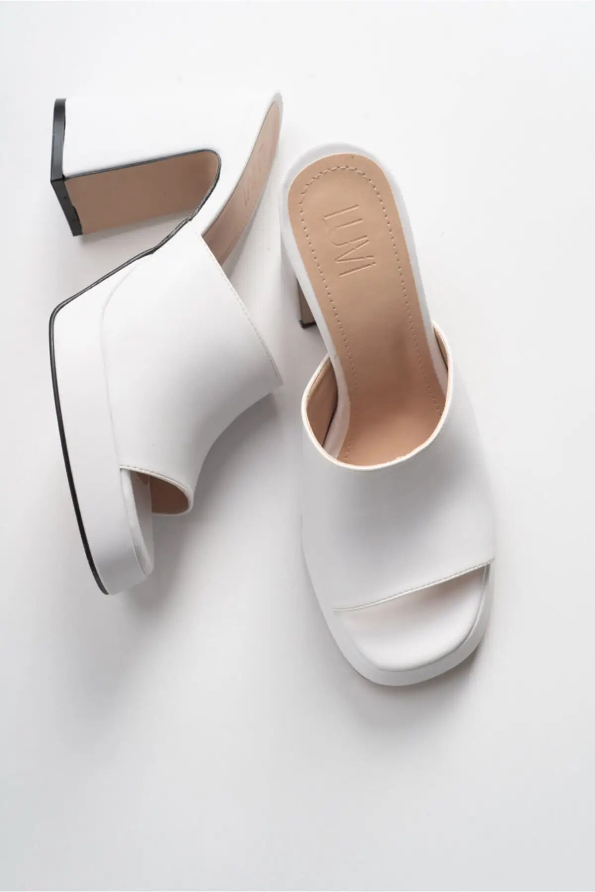 

1004 белые женские туфли на каблуке