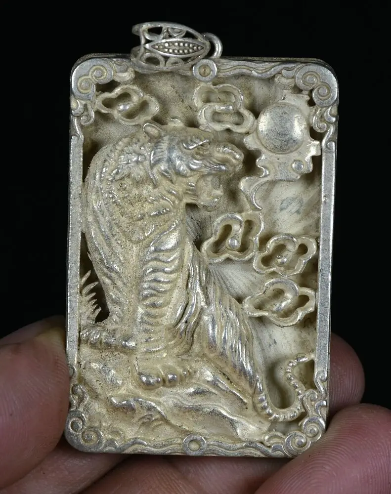 

6CM Rare Old Chinese Miao Silver Feng Shui Tiger Lucky Necklace Pendant