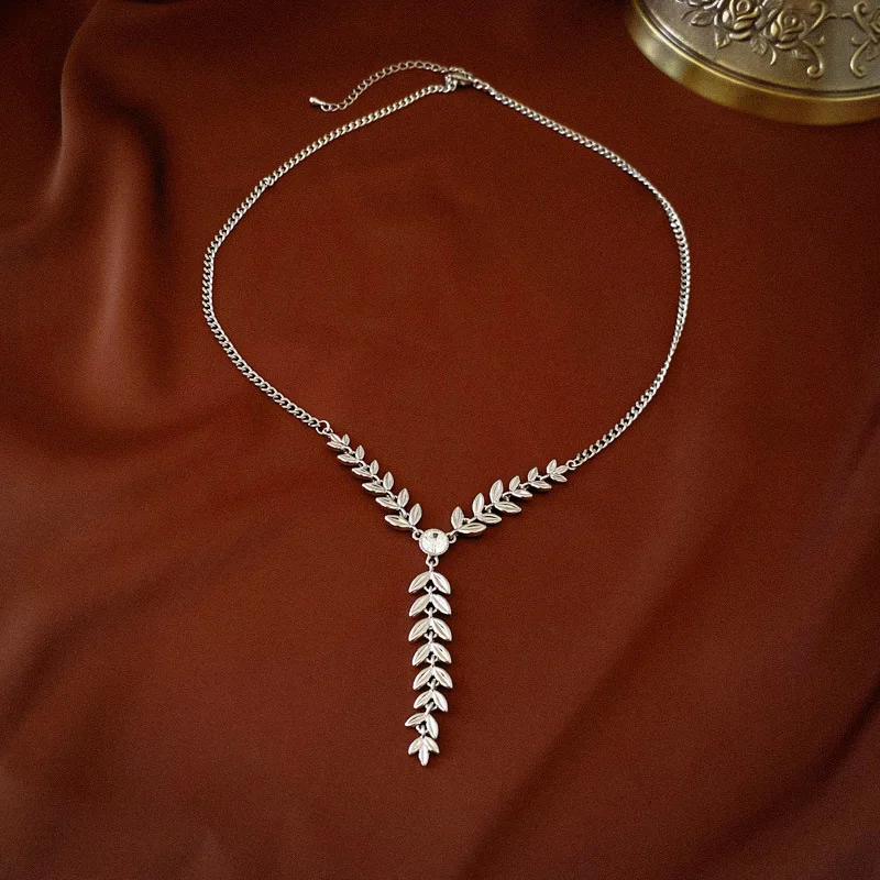 

Ожерелье из титановой стали с подвеской