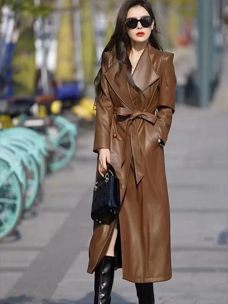 

Осень 2023, очень длинная водонепроницаемая черная мягкая искусственная кожа, роскошное весеннее пальто