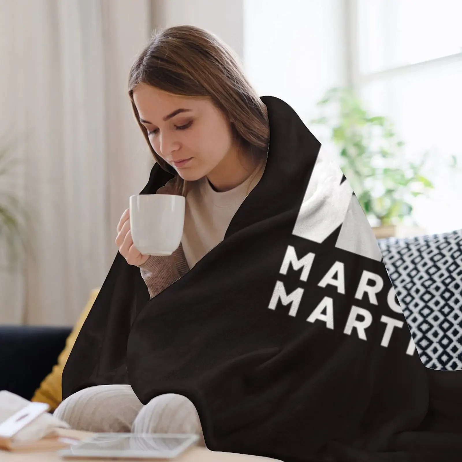 Фото Плед с логотипом Marcus Martinus, мягкий теплый плед, подарок для дедушек и бабушек №3
