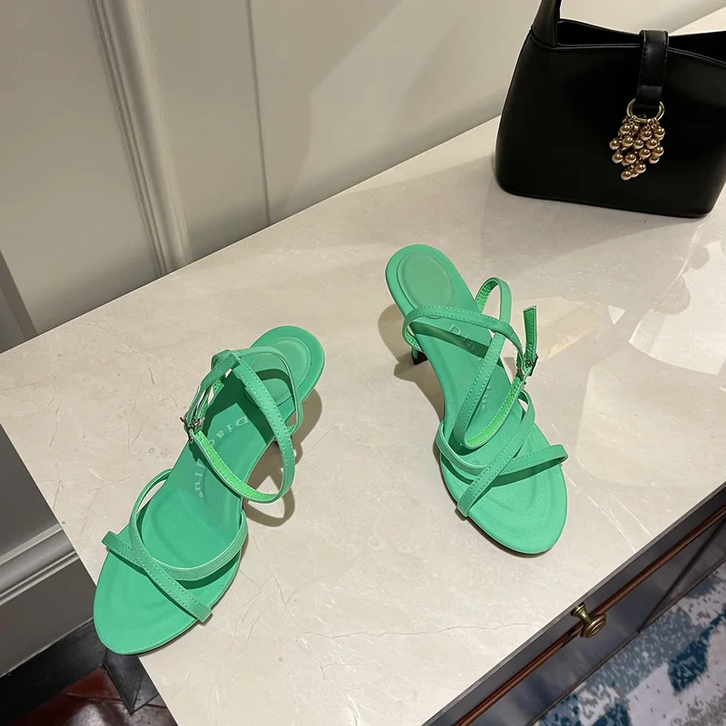 

Сандалии женские на толстом каблуке, босоножки с узким ремешком на щиколотке и квадратным носком, классические туфли, лето 2023