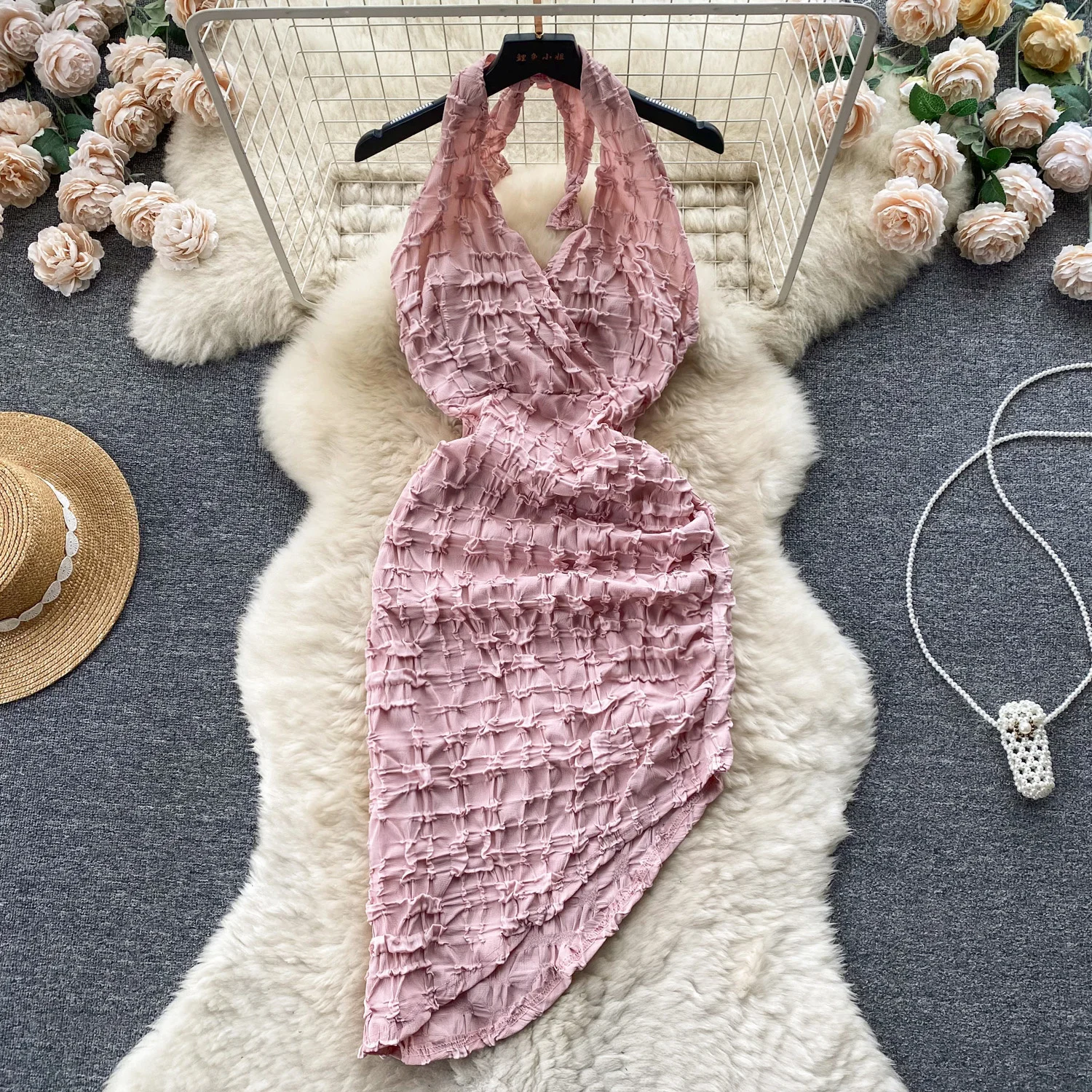 Женское летнее платье с открытой спиной однотонное облегающее плиссированное