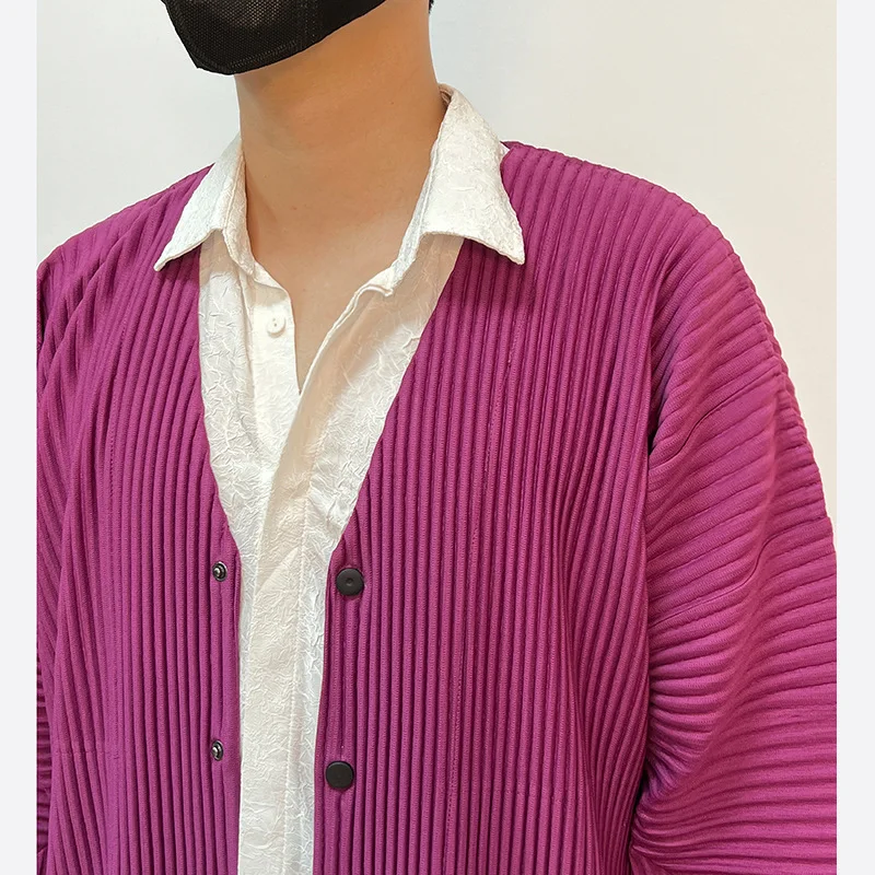 

KO2259 Spring men's pleated sweater cardigan jacket 2023 New Sanzhai fabric pleated vertical V-neck Korean men's jacket