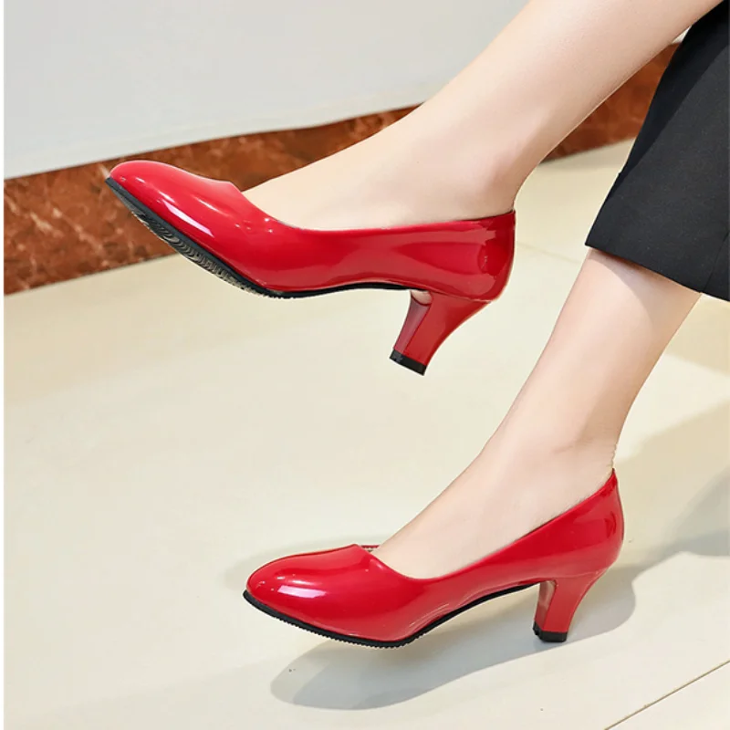 

Women's Leather Med Heels New High Quality Shoes Classic Black White Pumps for Office Ladies White High Heels Red Sexy Heels