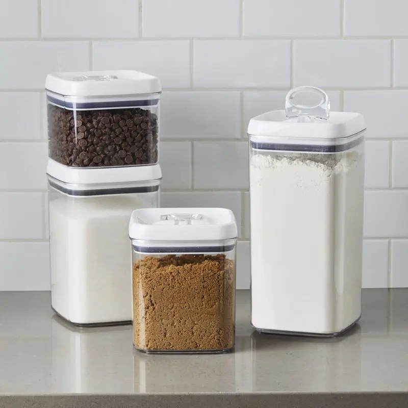 

Delightful Resealable 16 Cup Flip-Tite Square Food Storage Containers - Perfect for Keeping Leftovers Fresh and Delicious!