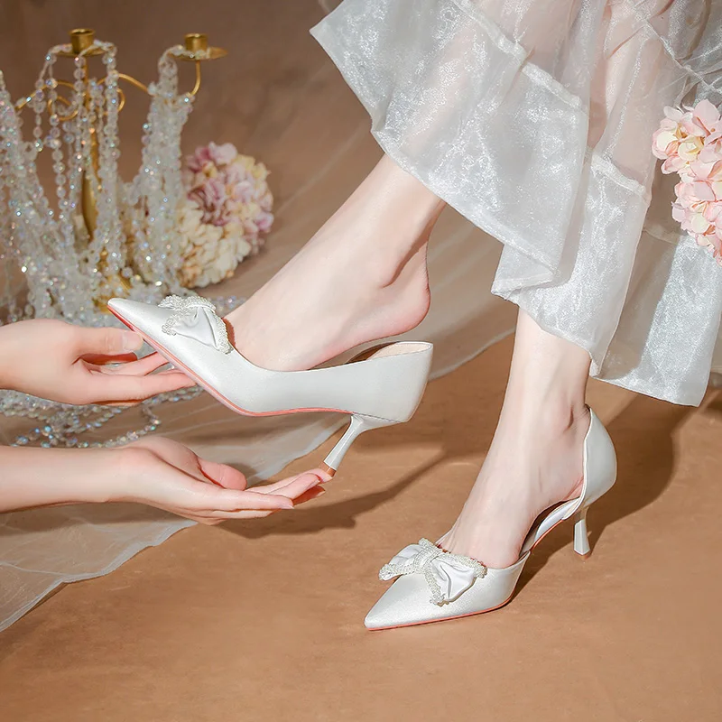 Женские атласные туфли на высоком каблуке Stjyle летние шпильке с жемчугом и бантом