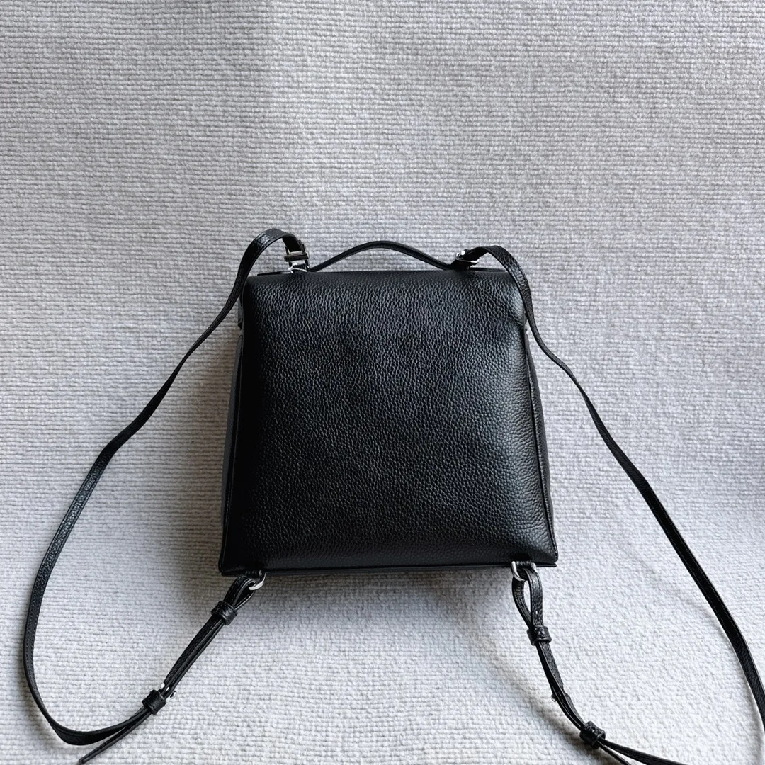 Рисунок 6 - Рюкзак с дополнительным карманом l23