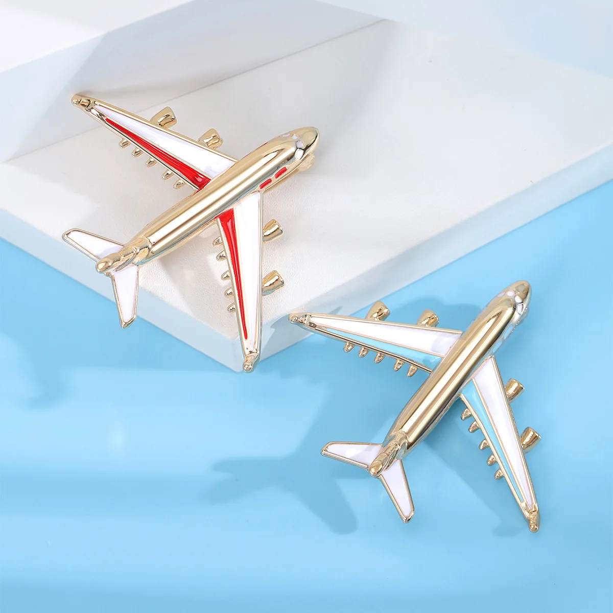 

Alloy Airplane Brooch Pins Enamel Blue Plane Luxury Brand Brooches For Women Men Costumes Aircraft Brooch