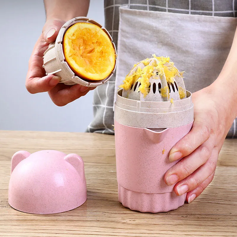 1 Pcs Juicer Blender Penguin Shape Fruit Mixer Machine Manual Portable Wheat-straw Kitchen Supplies 3Colors Multi Purpose