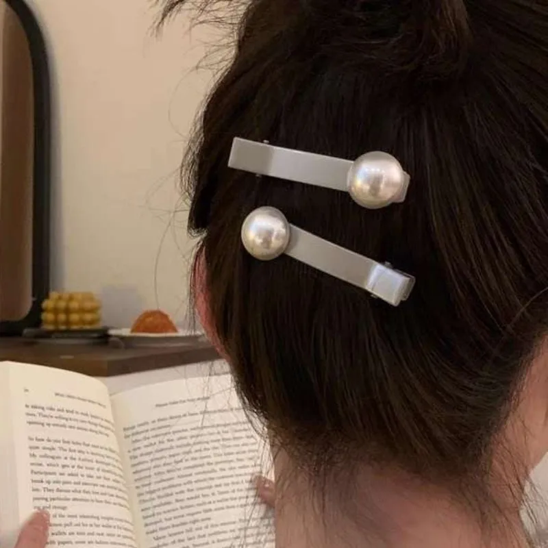 

2pcs/set Pearl Metal Hair Clip for Women Side Duck Beak Clip Vintage Elegant Temperament Superior Sense Side Hair Accessories