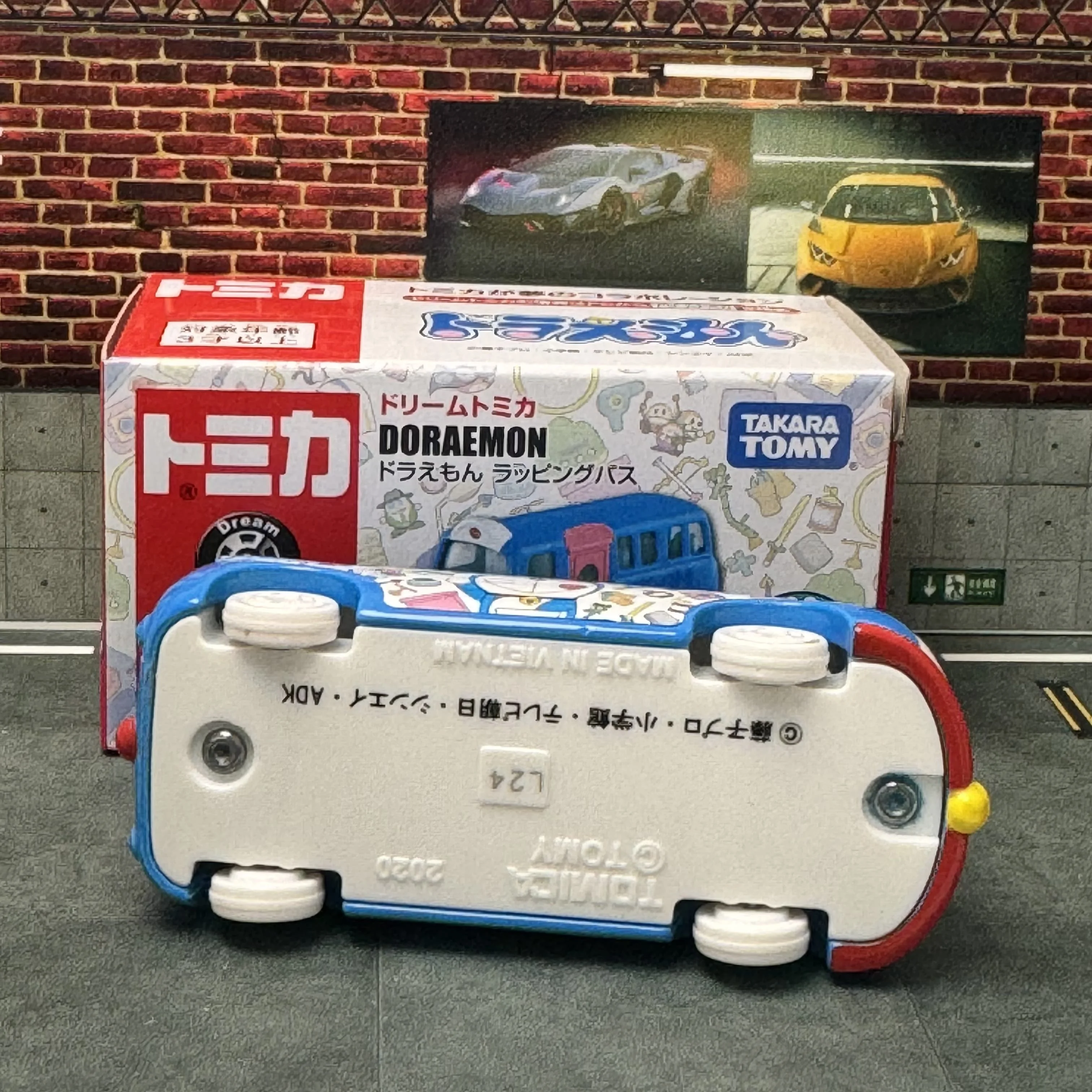 TOMY TOMICA Dream Alloy Car No 153 Doraemon Модель автобуса Миниатюрный автомобиль Игрушечный маленький автомобиль Коллекционный винтажный дорожный автомобиль Подарки (art.: 3920cfefb84e2) - 3920cfefb84e2