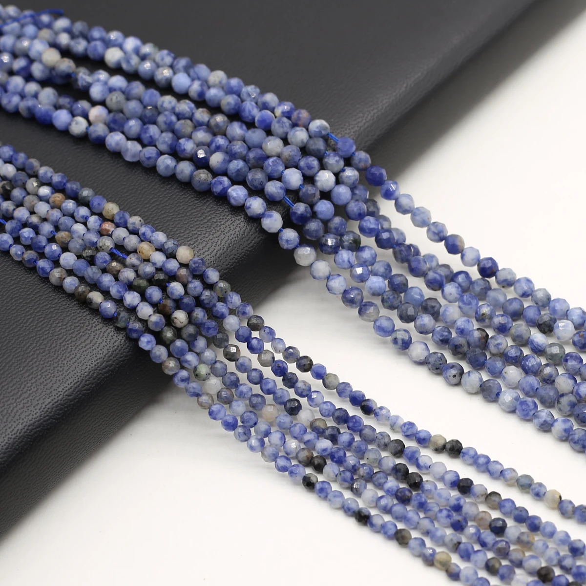 Купи Natural Stone Faceted Beaded Round Sodalite Gemstone Loose Isolation Beads for Jewelry Making Diy Necklace Bracelet Accessories за 169 рублей в магазине AliExpress