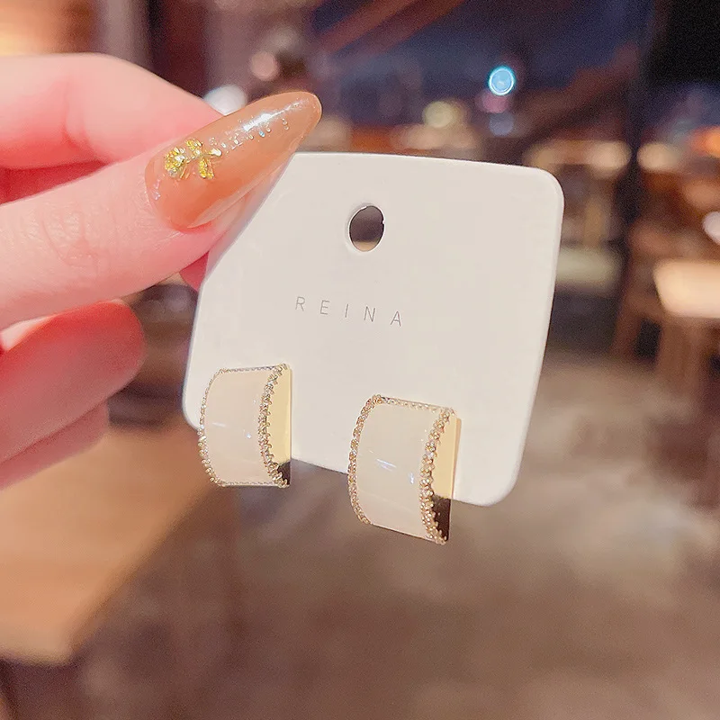 

2022 Trend S925 Silvers Simple Geometric Square Stud Earrings Design Jewellery for Woman Earrings Metal Classic Bohe Fashion