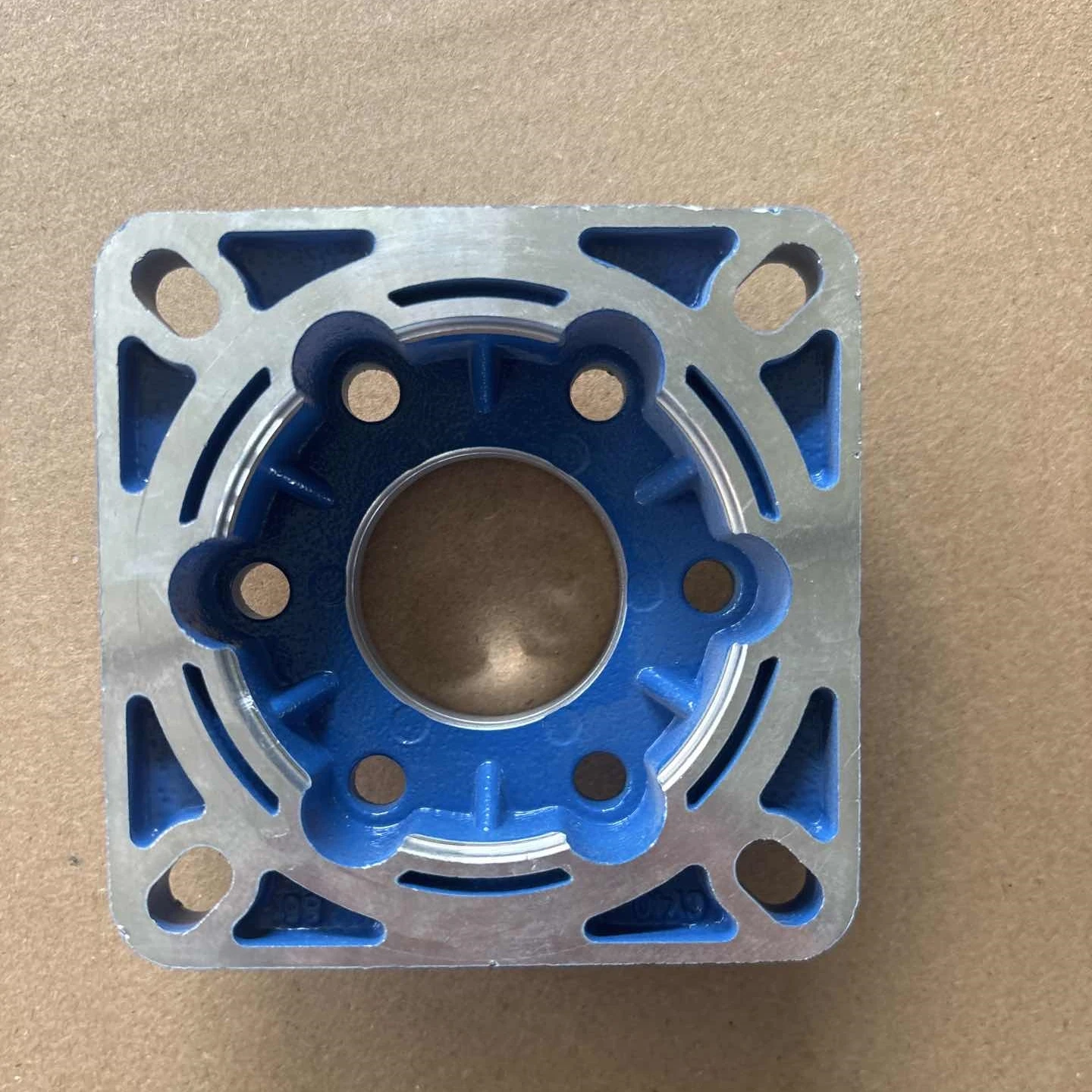 

CHENYUE Фланец для червячной коробки CYRV30 NMRV