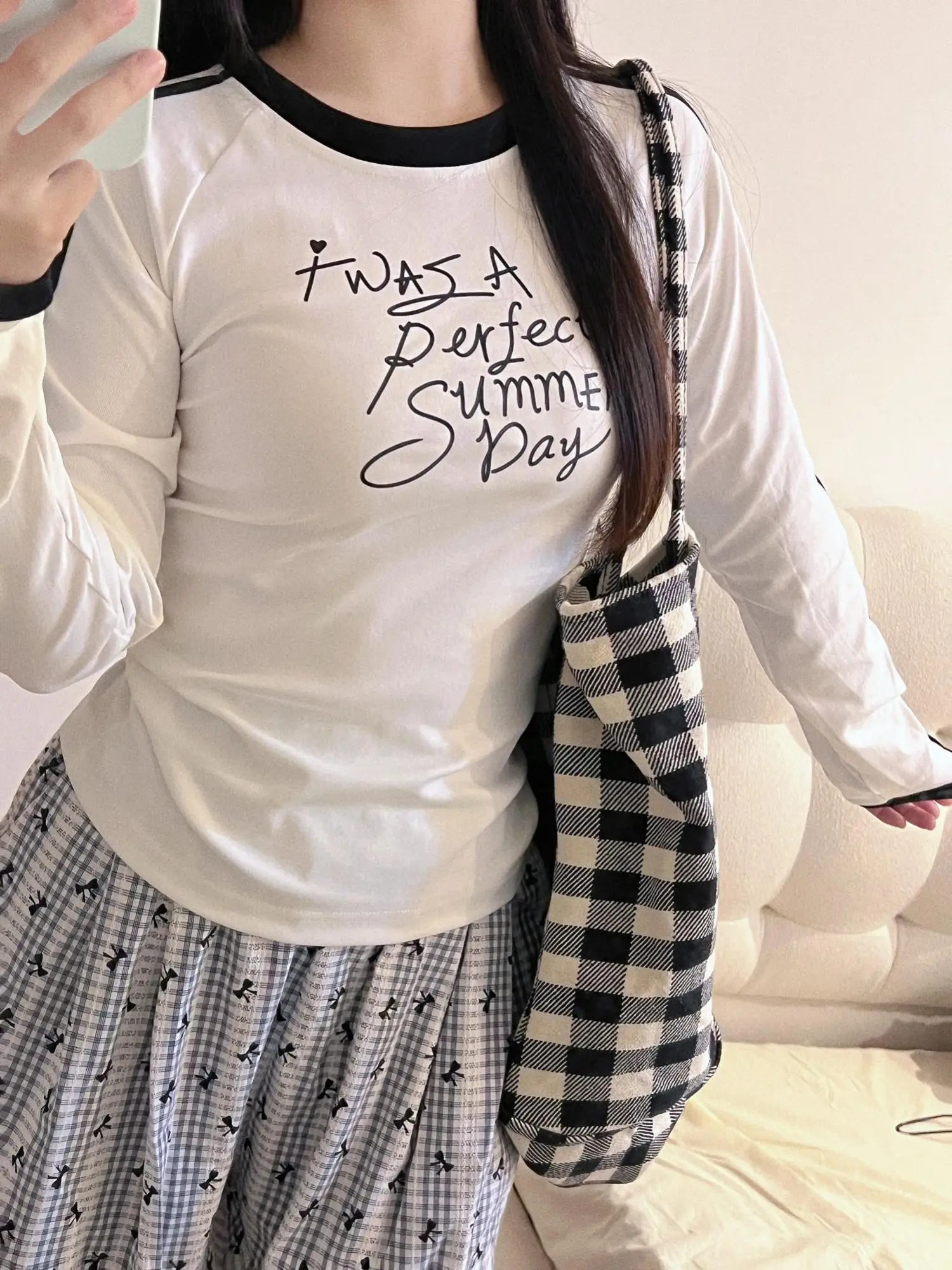 Guwu Rabbit Pill с буквенным принтом и круглым вырезом слегка широкая свободная рубашка