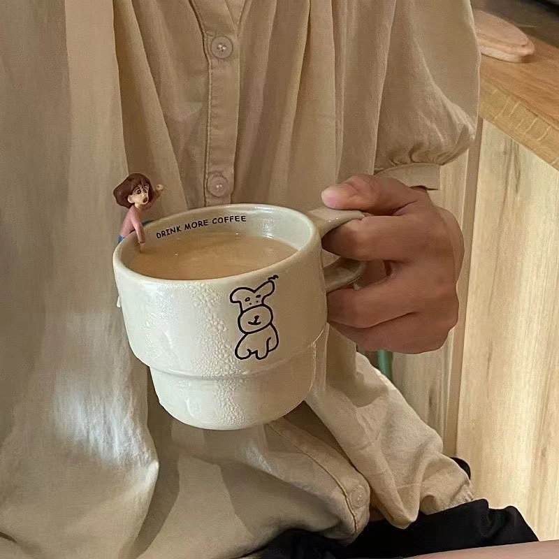 

Керамическая кружка с мультяшной собакой