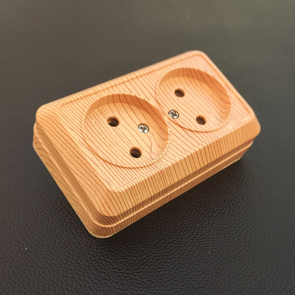 

WESA винтажная настенная розетка