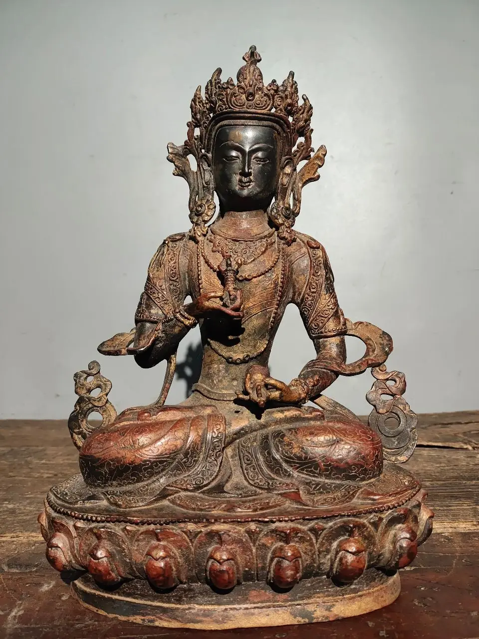 

13"Tibetan Temple Collection Old Bronze Cinnabar Lacquer Vajrasattva Sitting Buddha Lotus Terrace Ornaments Town House Exorcism