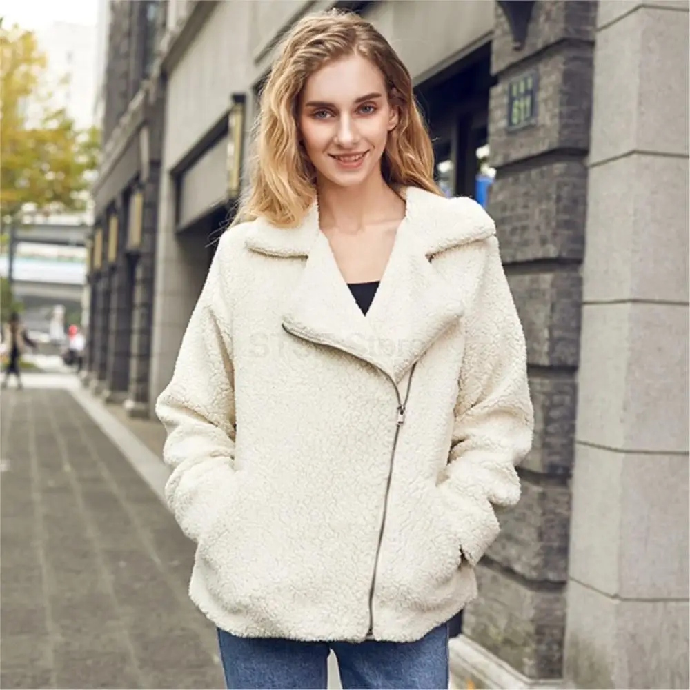 Real Fur Thermal Women's Coat Fashion Designer Simple Teddy Fur Coat Pocket Short Style Pure Color Soft Zipper Fur Jackets