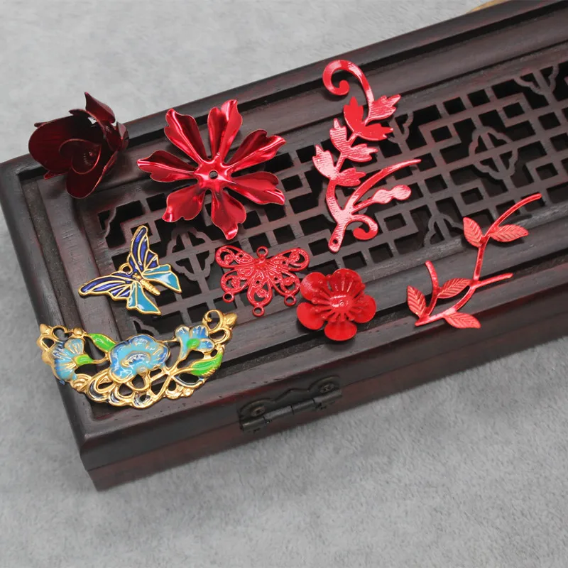 

Metal Filigree Chinese Style Xiuhe Crested Red Iron Flower Parts Butterfly Cane Pendant DIY Round Fan Scepter Material