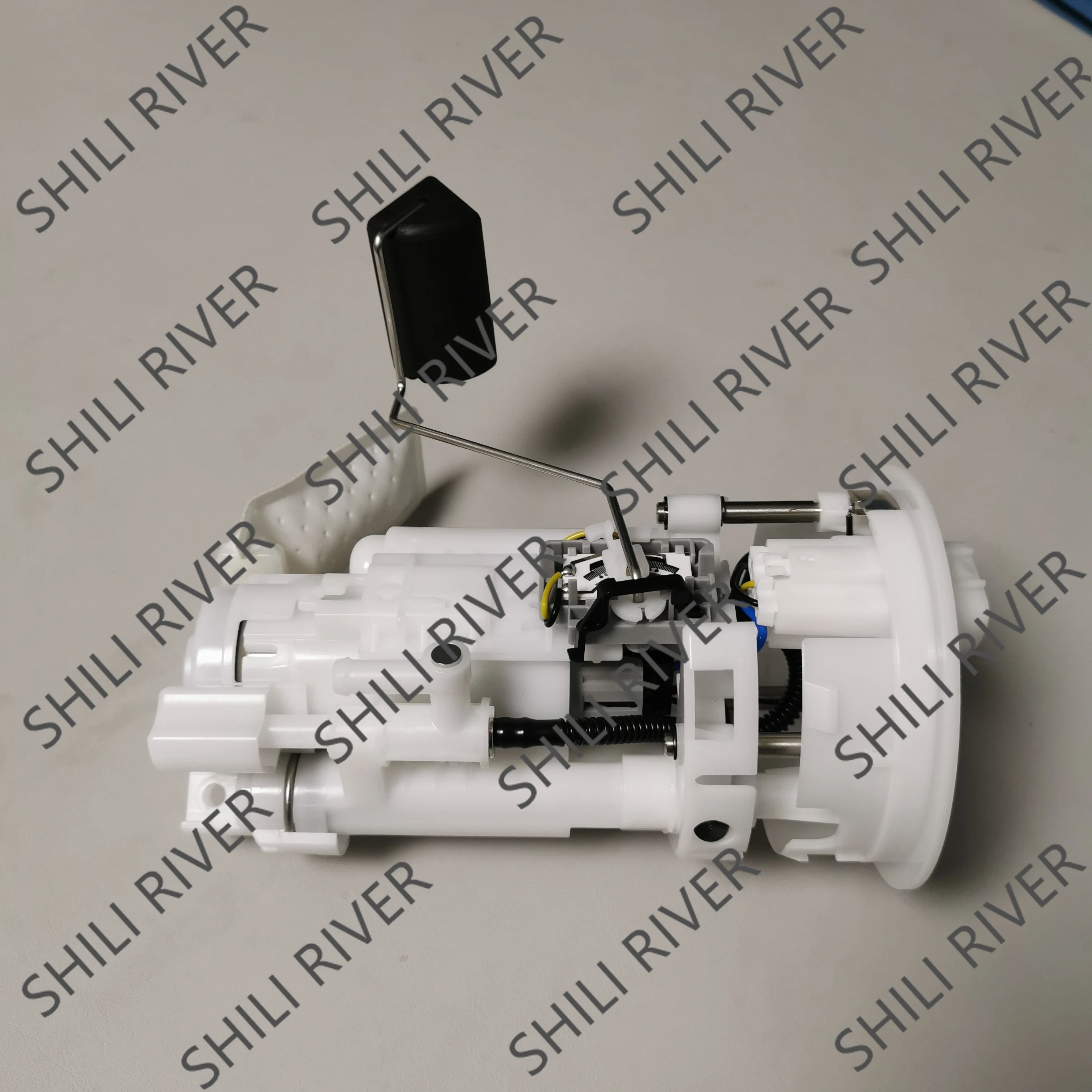 Модуль топливного насоса Assy блок подачи 77020-30120 1019616800 для 2001-2005 Lexus SC430 GS430 4.3L