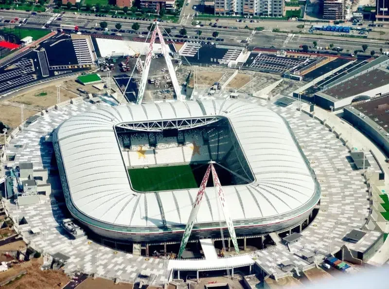 Фото [Забавный] Криштиану Роналду Турин Италия F.C. Alessandro Football Game Stadiums, модель здания, игрушка, детский подарок, оригинальная коробка №2