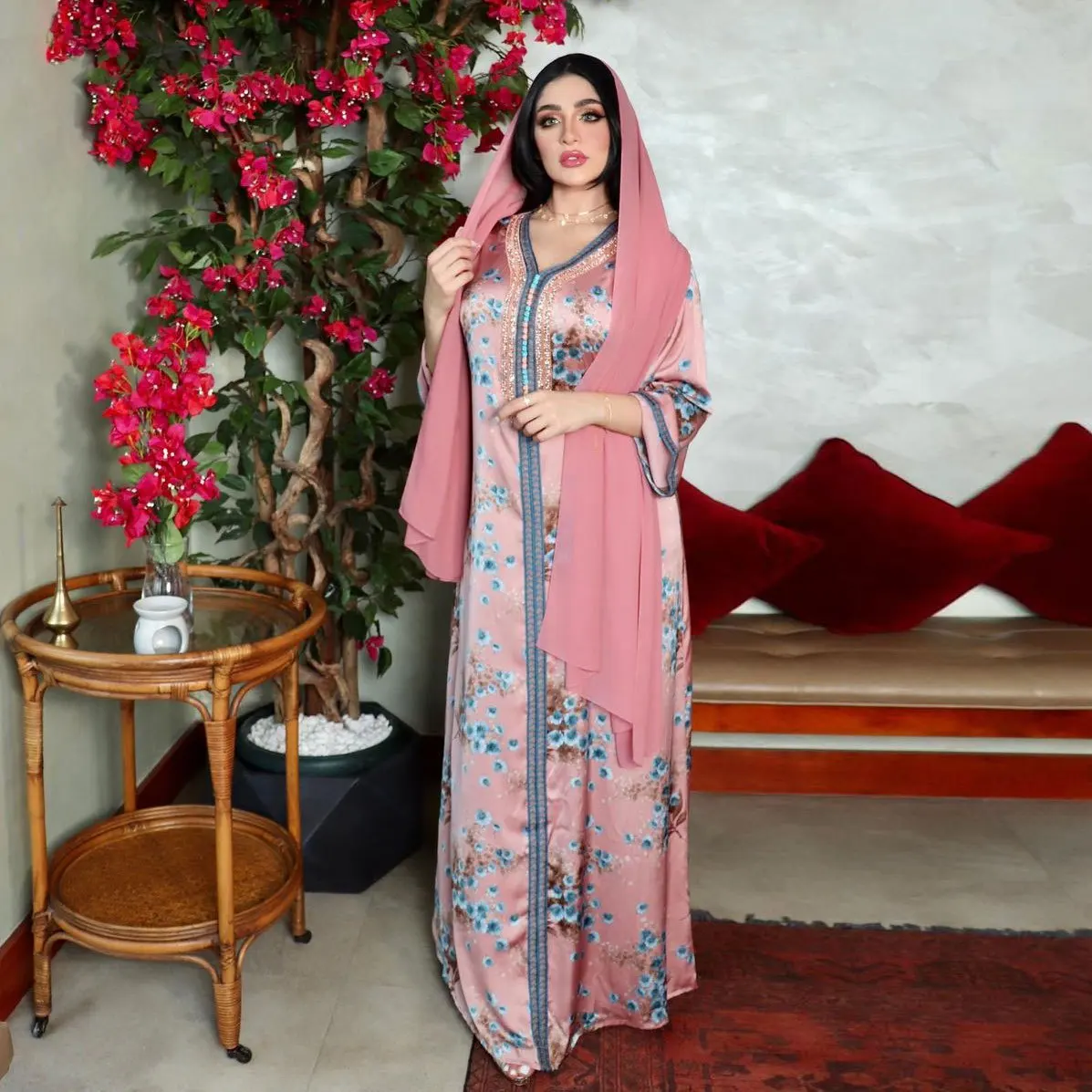 2023 New Pink V-Neck Hot Diamond Middle Eastern Muslim Print Dress with Headband Robe Femme Musulmane جلابيه نسائية Abaya Dress