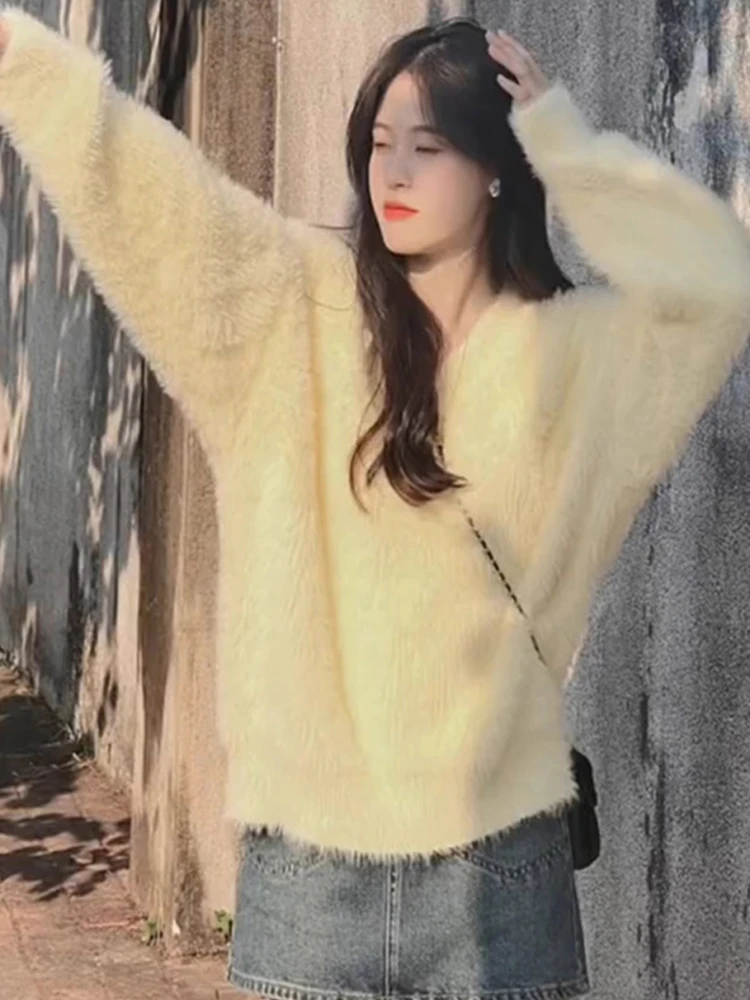 2024 New Idle Sle Milk Fufu White Mink Velvet Sweater Women Autumn and Winter V-neck Inner wear Base Top Thick