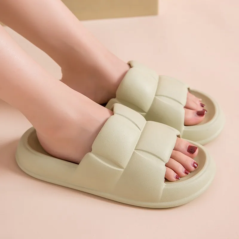 Women's Slippers Fashion Summer Non-Slip Slippers Sandals Beach Thick Sole Bathroom Slippers Thick Sole Men's Ladies Indoor