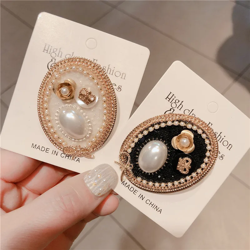 

2022 Elegant Vintage Bow Oval Pearl Crystal Badges Brooches Pins For Women Lady Design Trendy Brooch Wedding Party Corsage Pin